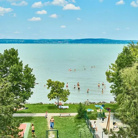 Catamaran - Hostaid Apartman Siófok
